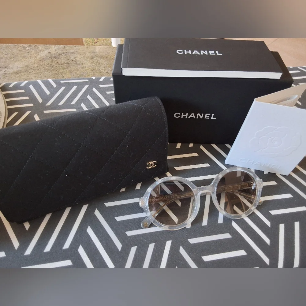 CHANEL Clear glitter shimmer Round Frame Sunglasses with Gray Lenses - Picture 10 of 11